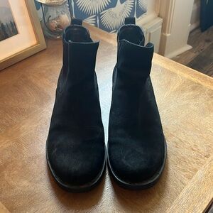 Born Cove Suede Boots